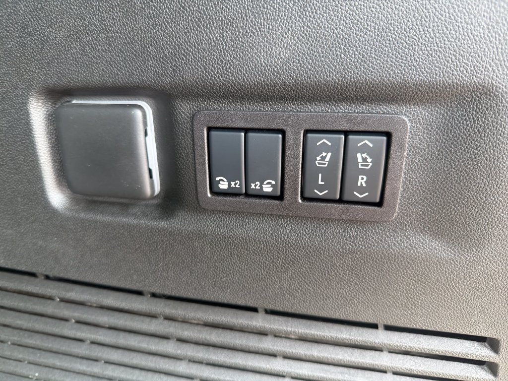 2026 Chevrolet Suburban RST - Photo 38