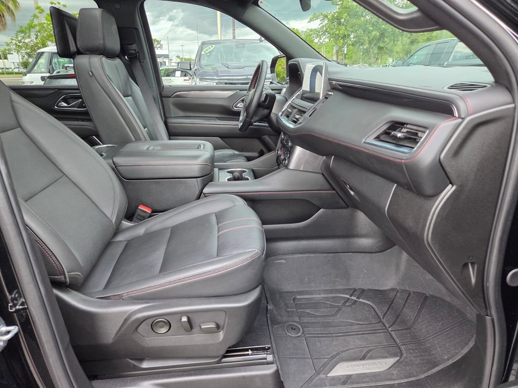 2024 Chevrolet Suburban RST - Photo 18