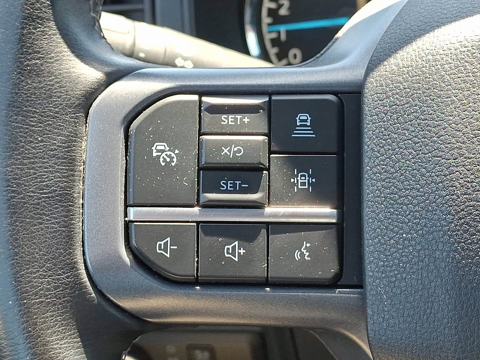 2023 Ford F-150 XLT - Photo 25