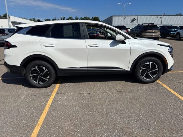 Used 2023 Snow White Pearl Kia LX image 4
