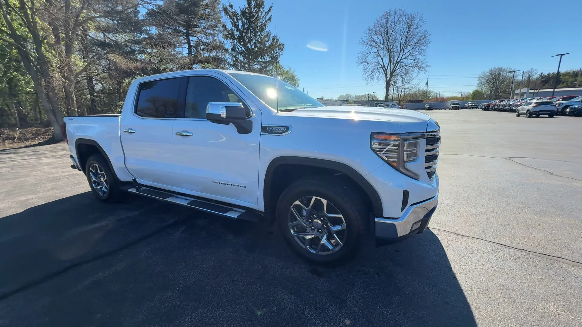 New 2026 Glacier White Tricoat GMC SLT image 2