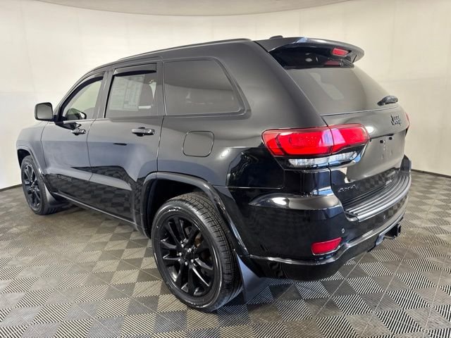 Used 2021 Diamond Black Jeep Laredo X image 6