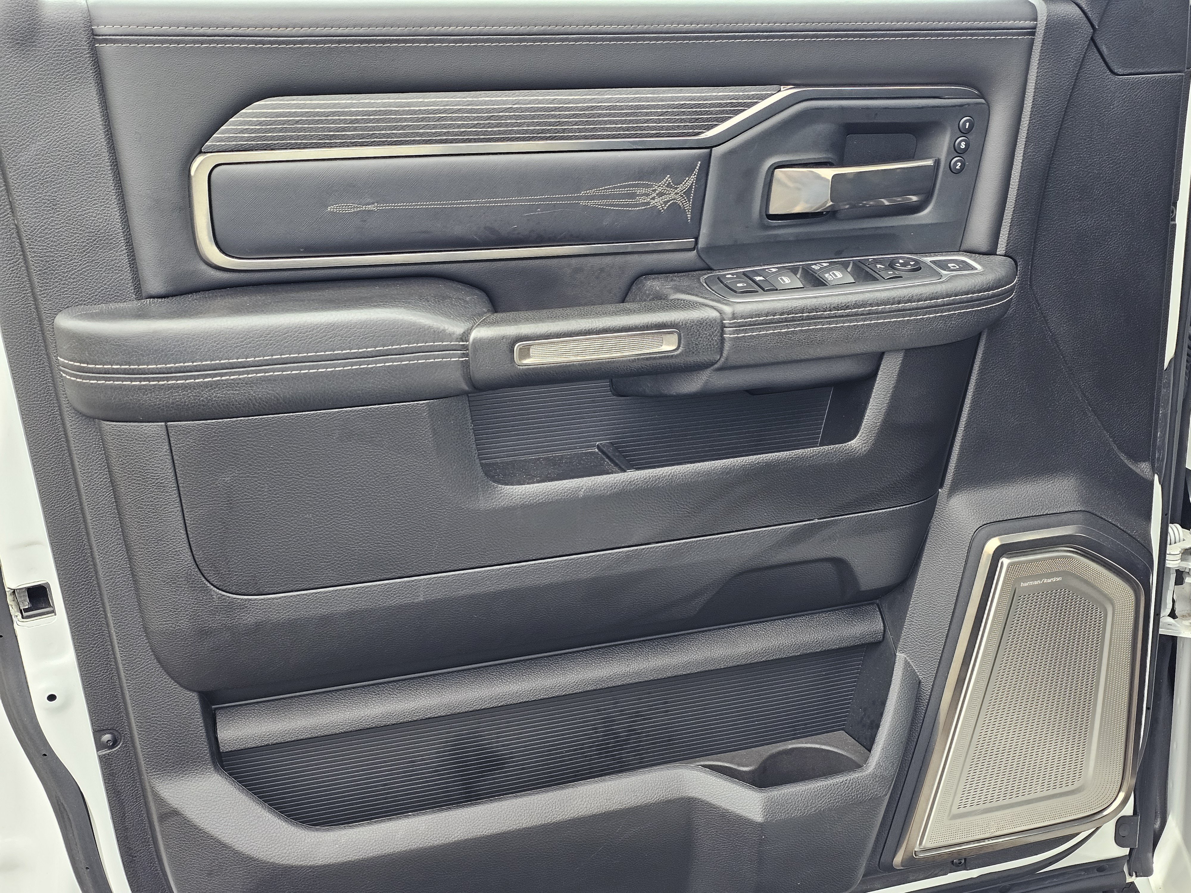 2020 RAM Ram 2500 Pickup Laramie Limited - Photo 16