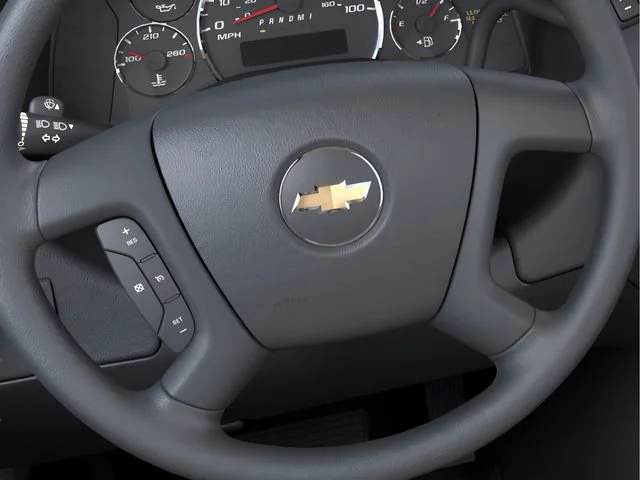 New 2025 Summit White Chevrolet 1WT image 19