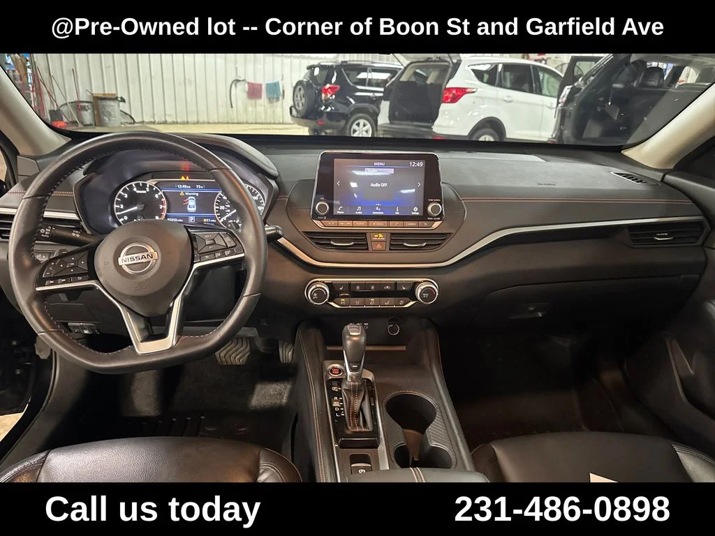 Used 2020 Black Nissan 2.5 SR image 18