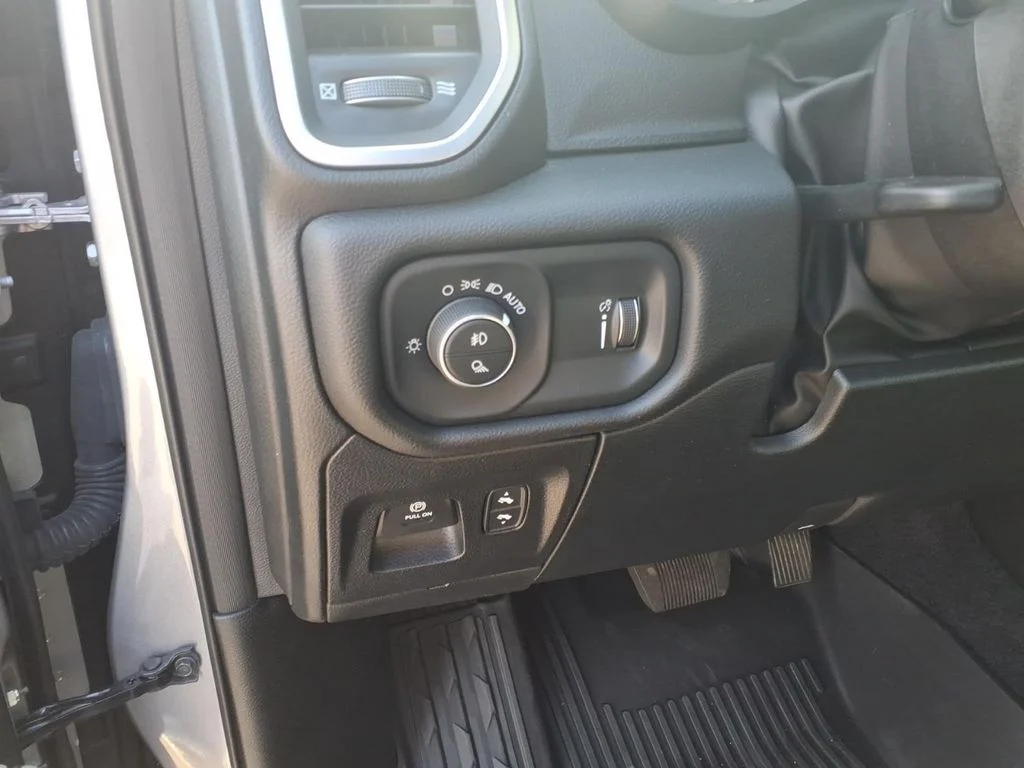 Used 2025 Silver Ram Big Horn/Lone Star image 18