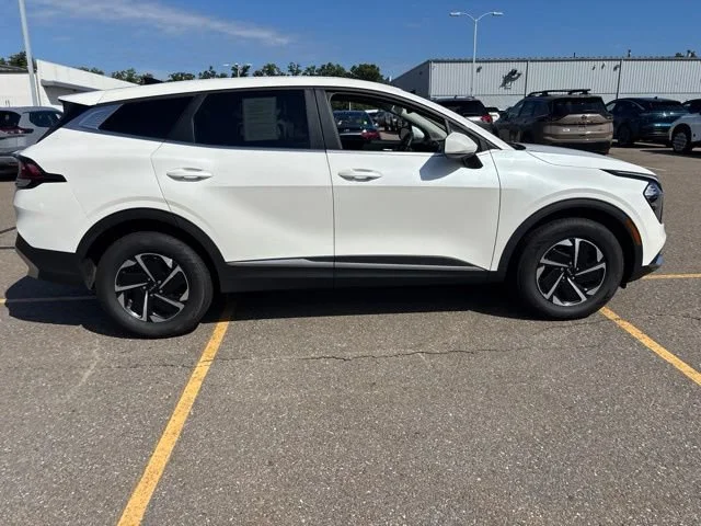 Used 2023 Snow White Pearl Kia LX image 4