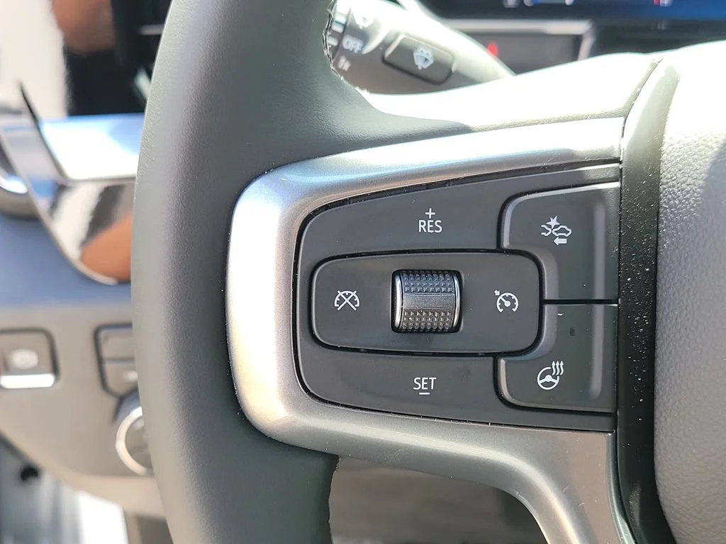 New 2026 Summit White Chevrolet LT (2FL) image 10