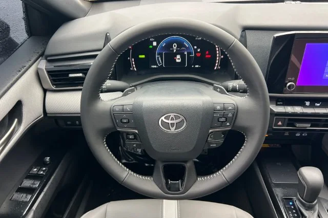 Used 2026  Toyota SE image 16