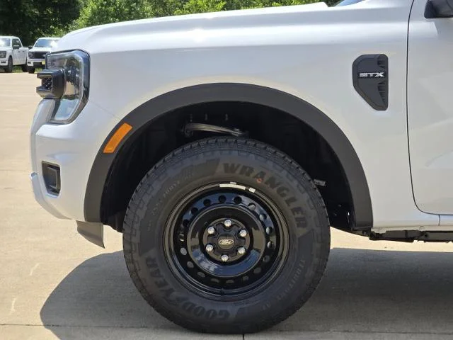 New 2026 Oxford White Ford XL image 26