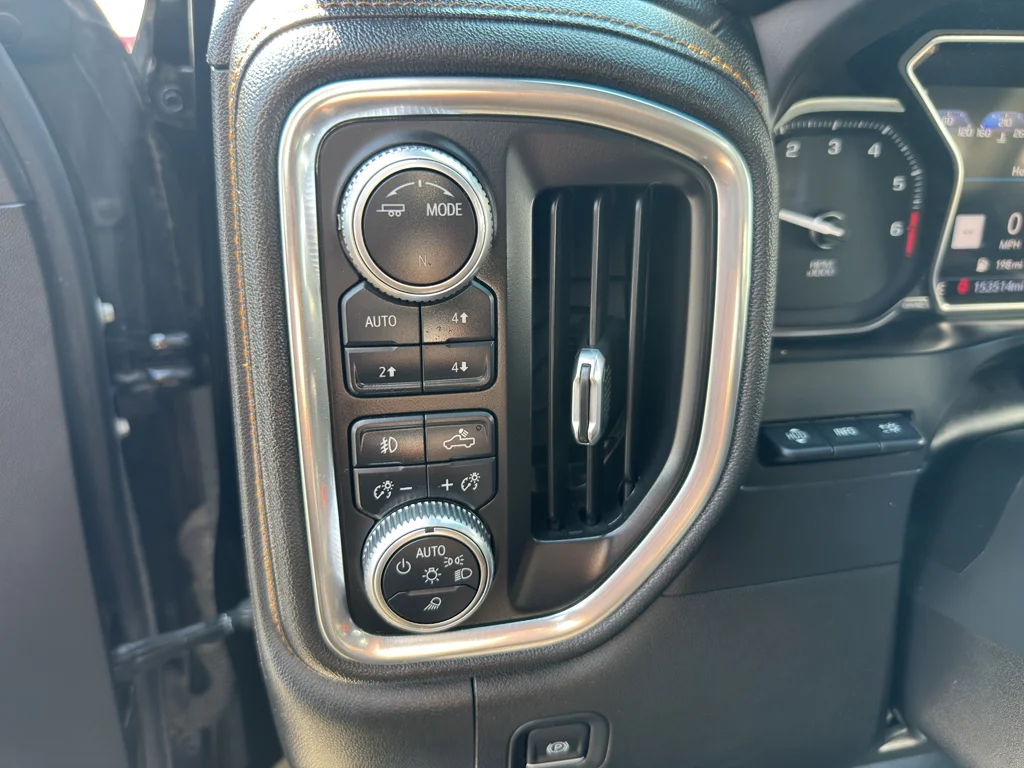 Used 2020 Onyx Black GMC AT4 image 32