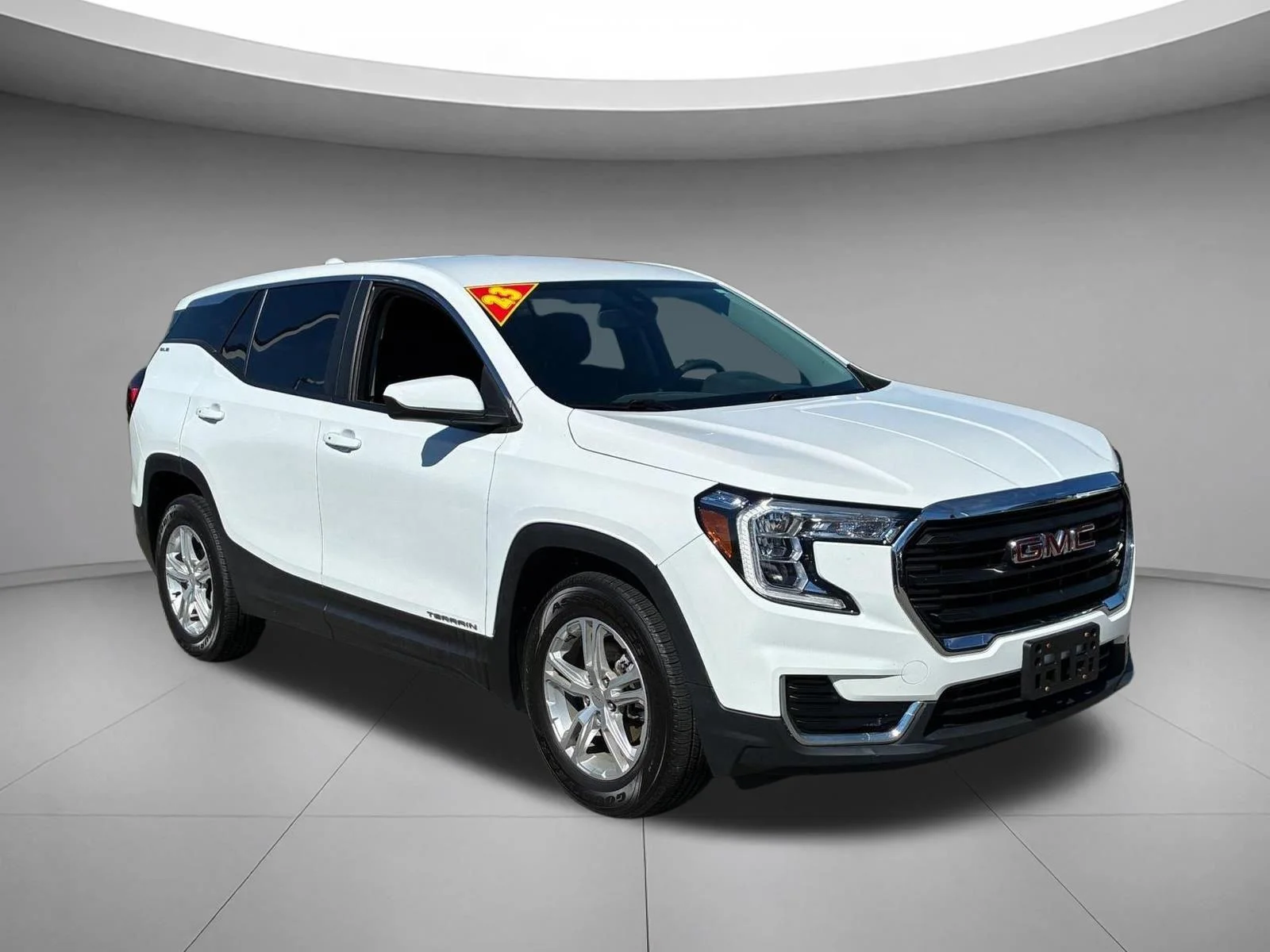 Used 2023 Summit White GMC SLE image 4