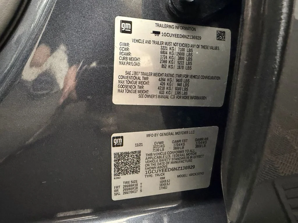 Used 2022 Shadow Gray Metallic Chevrolet RST image 17
