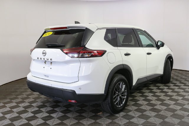 Used 2024 White Nissan S image 10
