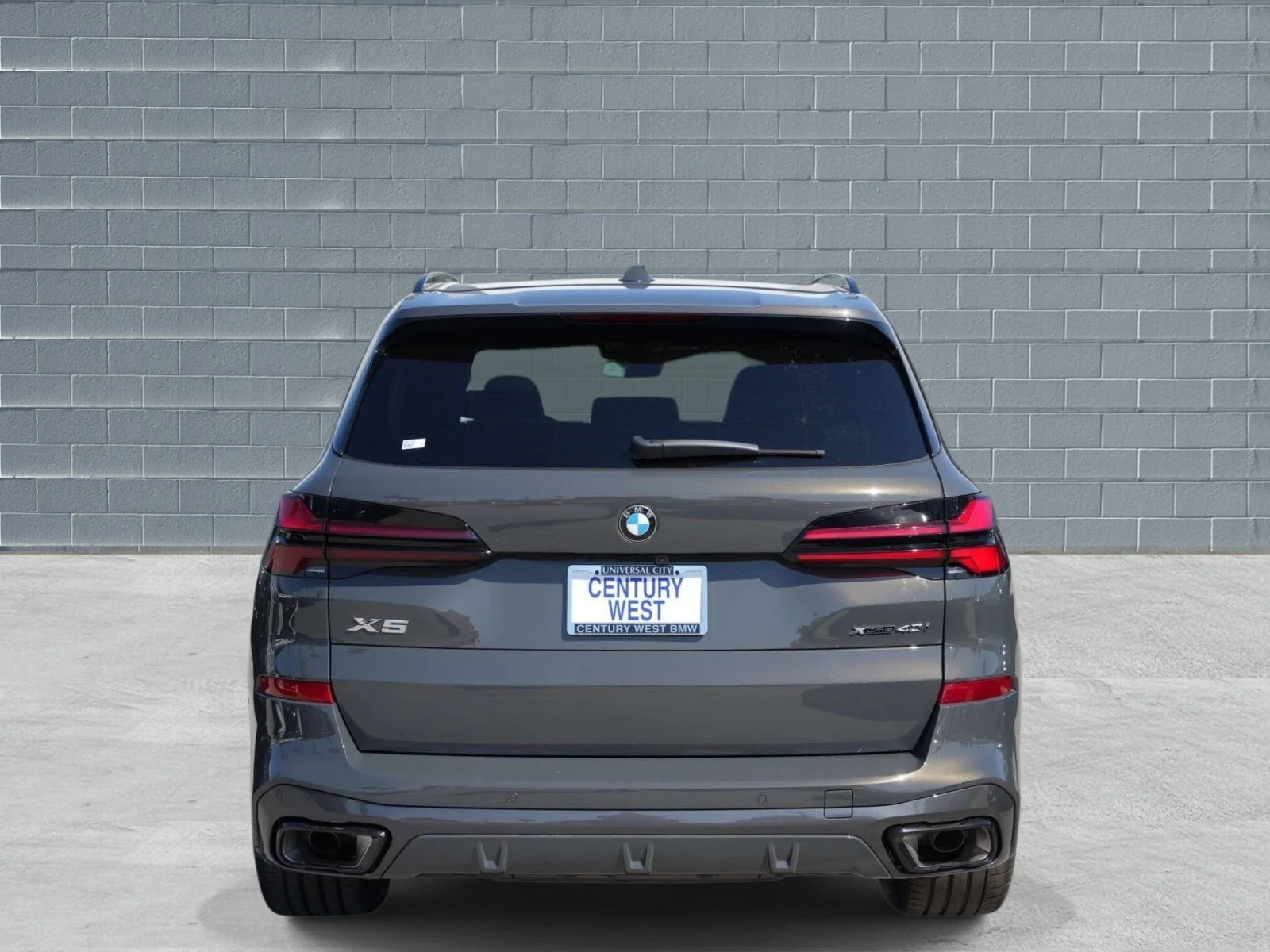 New 2026 Dravit Grey Metallic BMW xDrive40i image 4