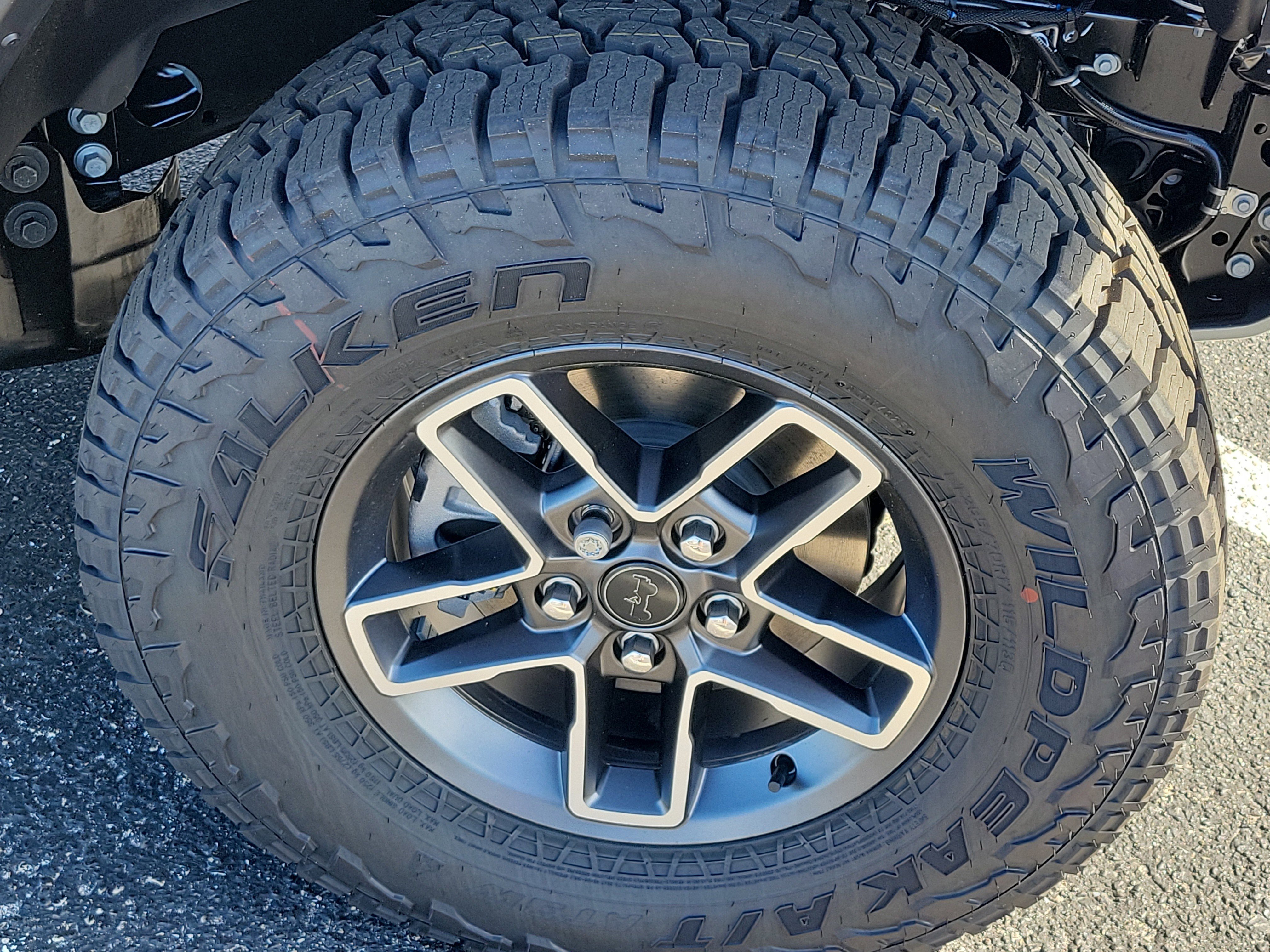 New 2026 Black Clear-Coat Exterior Paint Jeep Mojave image 8