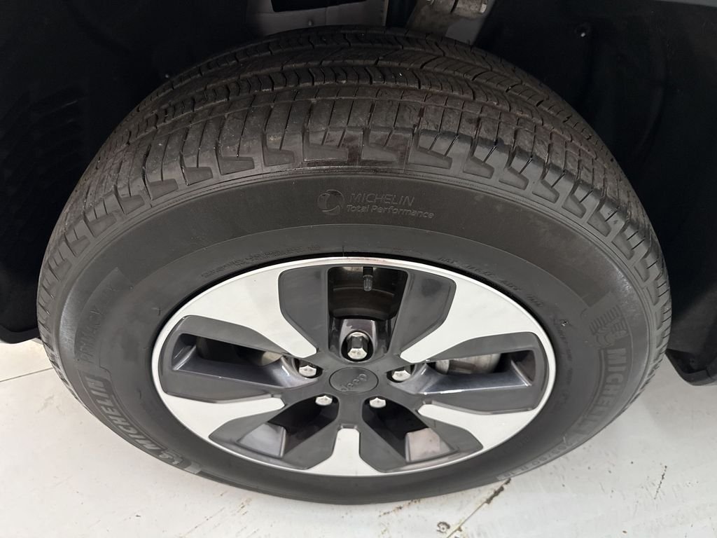 Used 2024 Bright White Clearcoat Jeep 4xe image 34