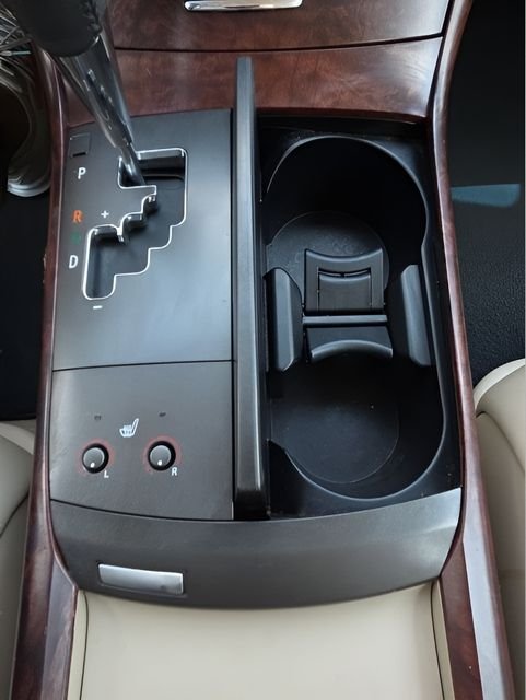 Used 2011 Red Toyota Base image 28