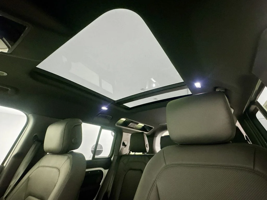 New 2026 Fuji White Land Rover X-Dynamic SE image 21