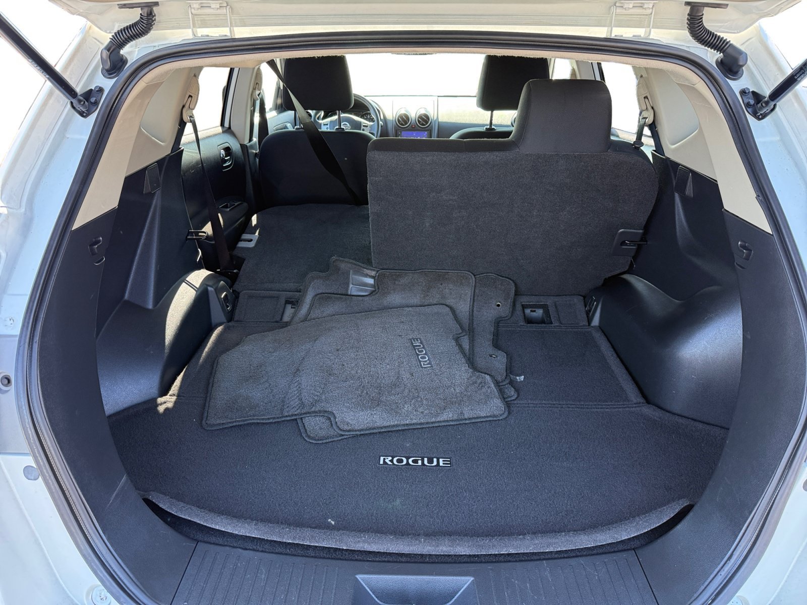Used 2012 Pearl White Nissan SV image 17