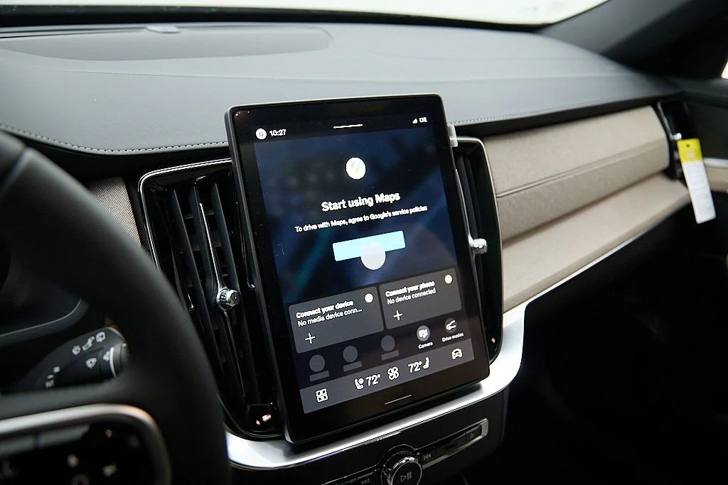 New 2026 Vapour Grey Volvo Plus image 14