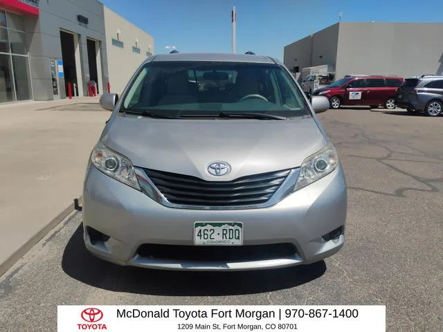Used 2011 Silver Toyota LE image 8