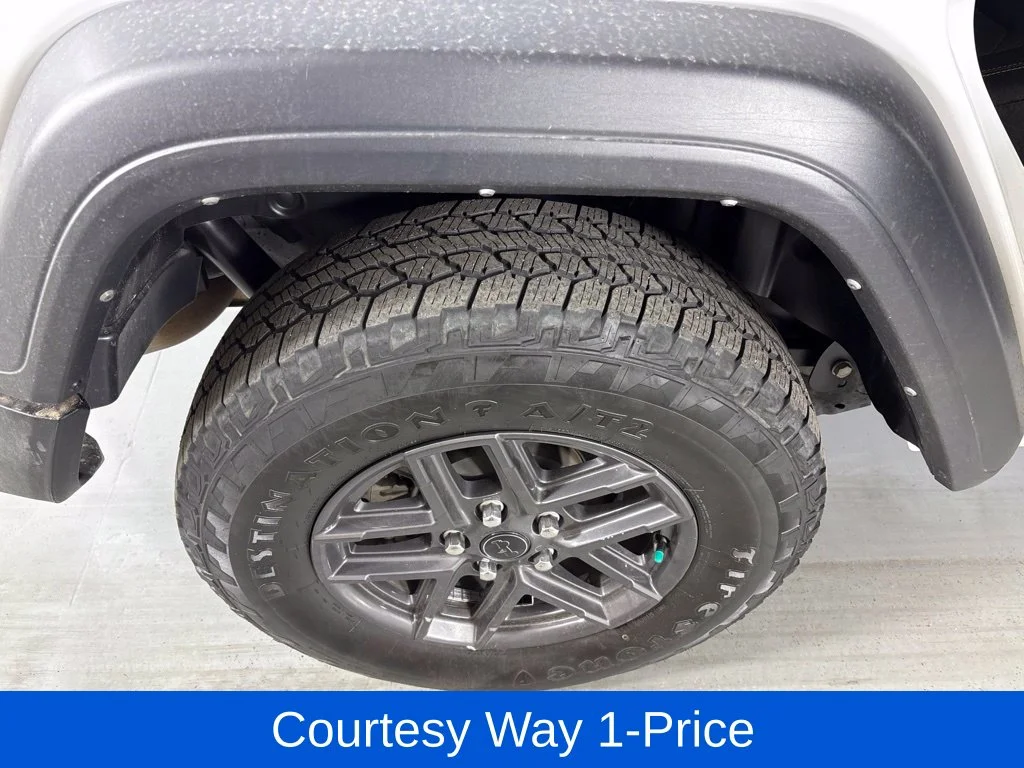 Used 2024 White Jeep Sport S image 13