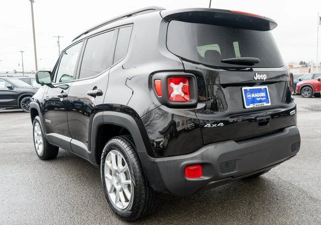 Used 2020 Black Jeep Latitude image 8