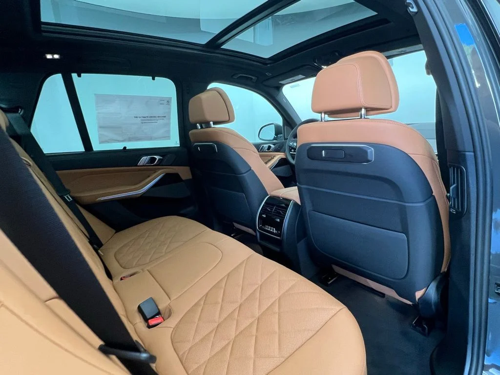 New 2026 Dravit Grey Metallic BMW xDrive50e image 8