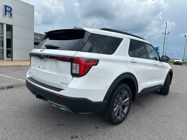 New 2026 Star White Metallic Tri-Coat Ford Active image 18