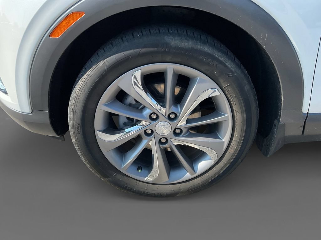 Used 2023 WHITE FROST TRICOAT Buick Essence image 12