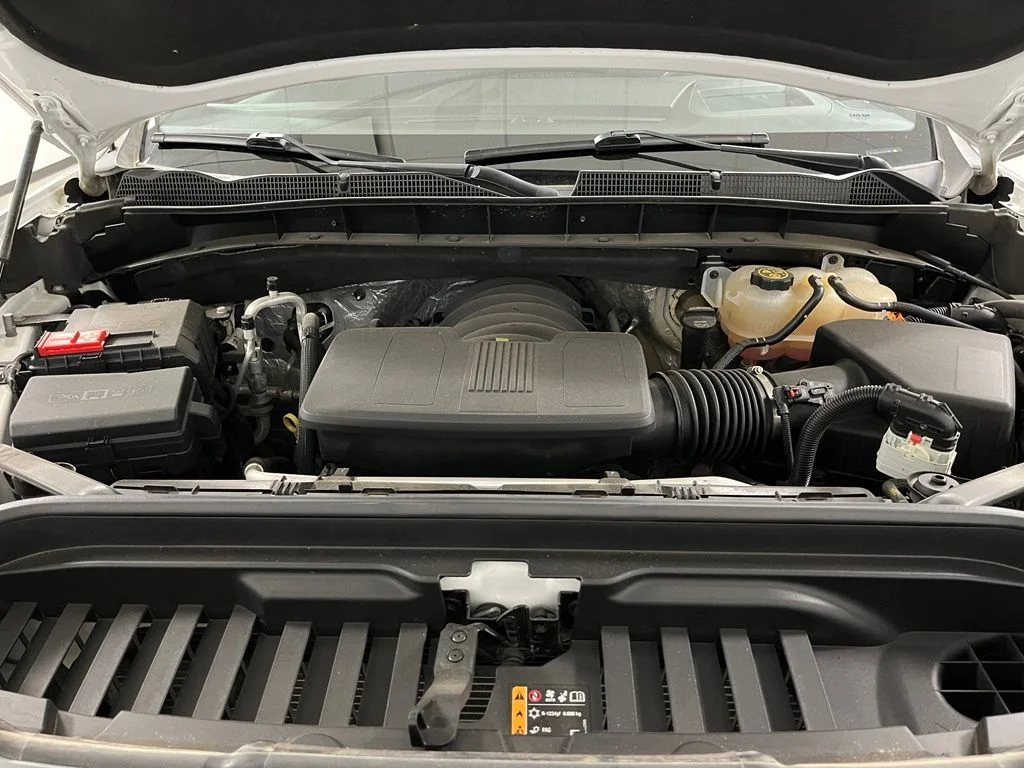 Used 2022 White GMC AT4 image 60