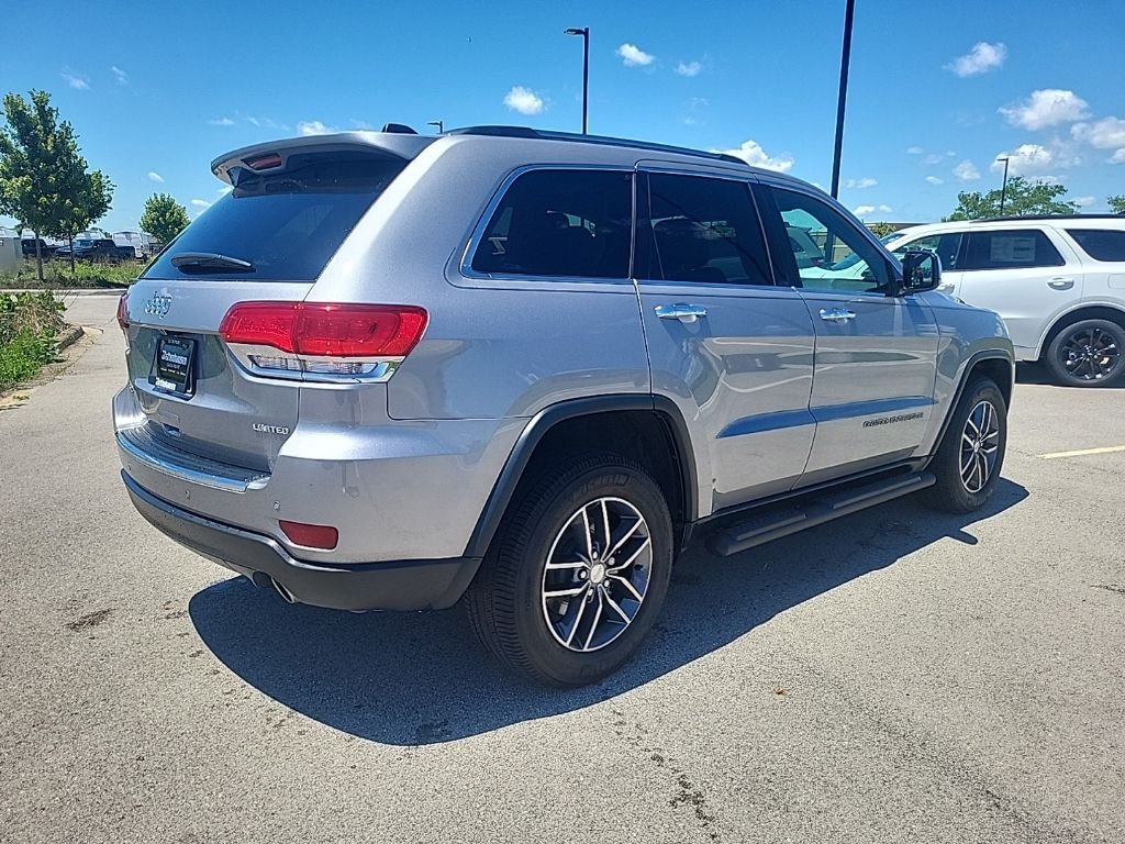 Used 2018 Silver Jeep Limited image 5