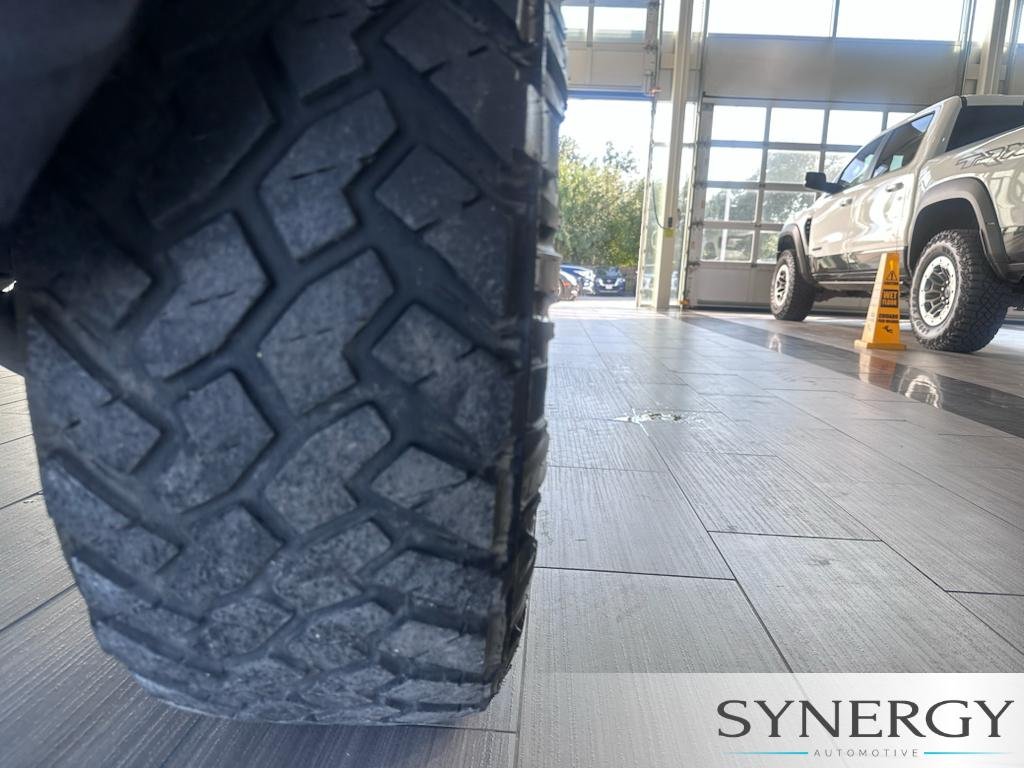 Used 2021 Cement Toyota SR5 image 10