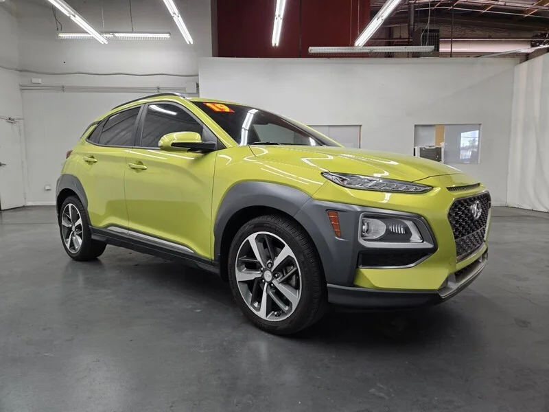 Used 2019 Lime Twist Hyundai Limited image 4