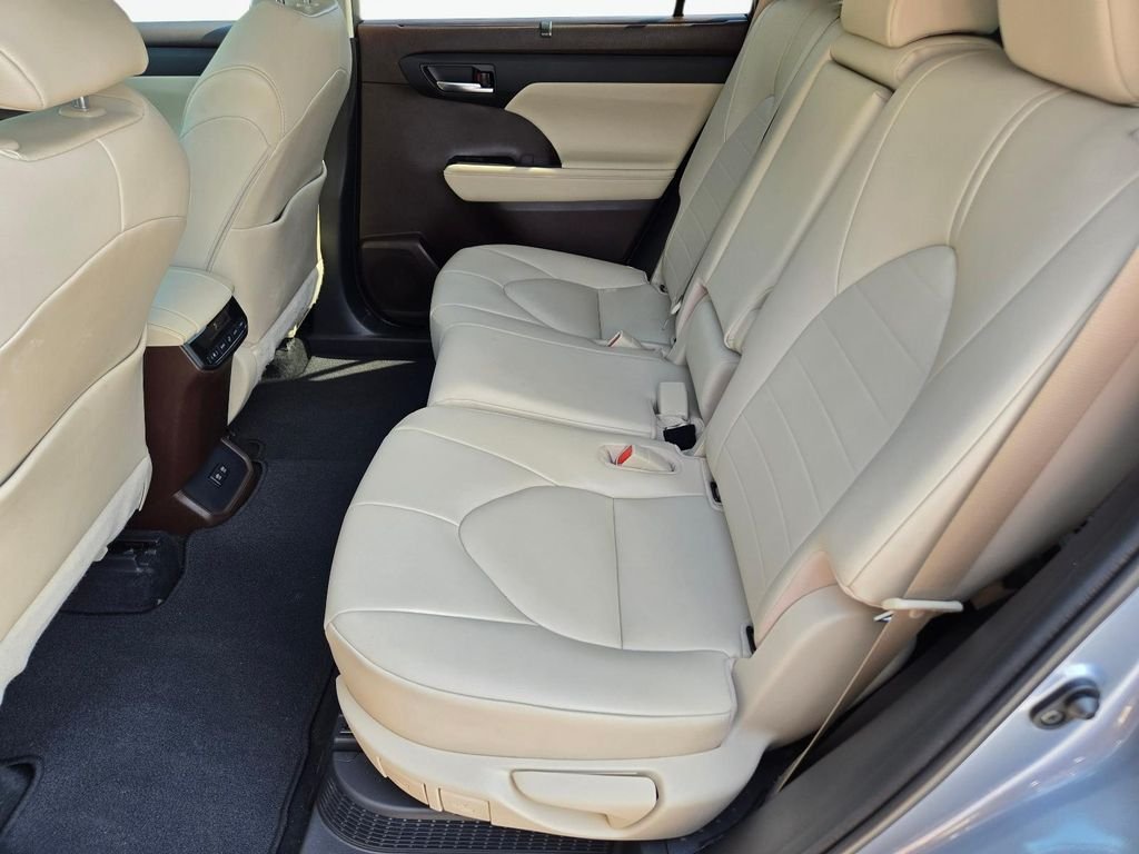 Used 2021 Blue Toyota XLE image 18