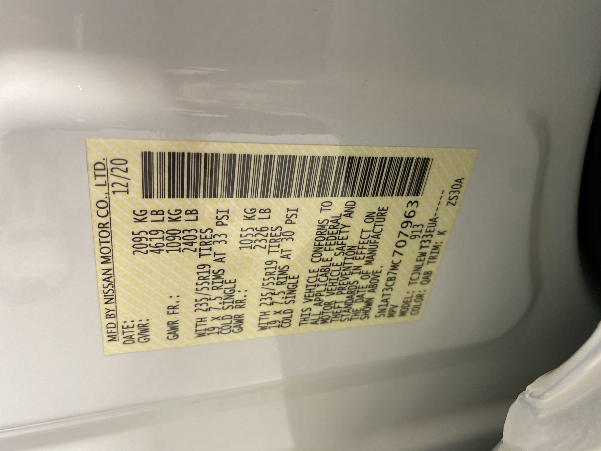 Used 2021 White Nissan SL image 32