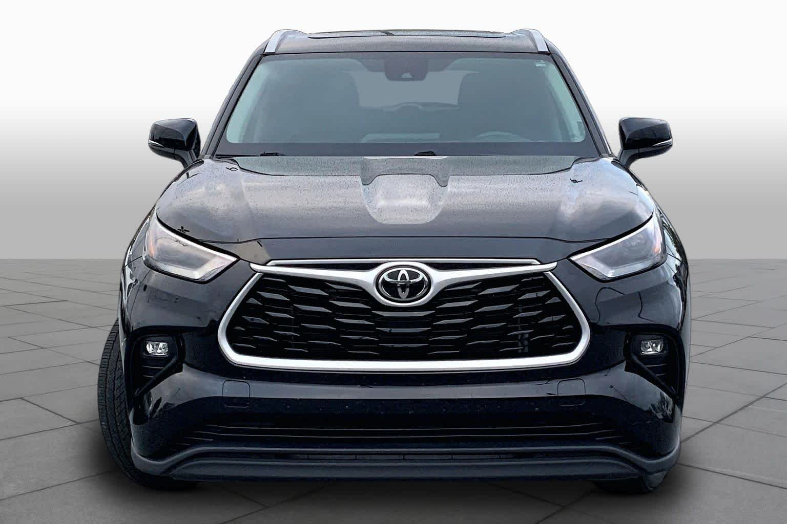 Used 2023 Midnight Black Metallic Toyota XLE image 4