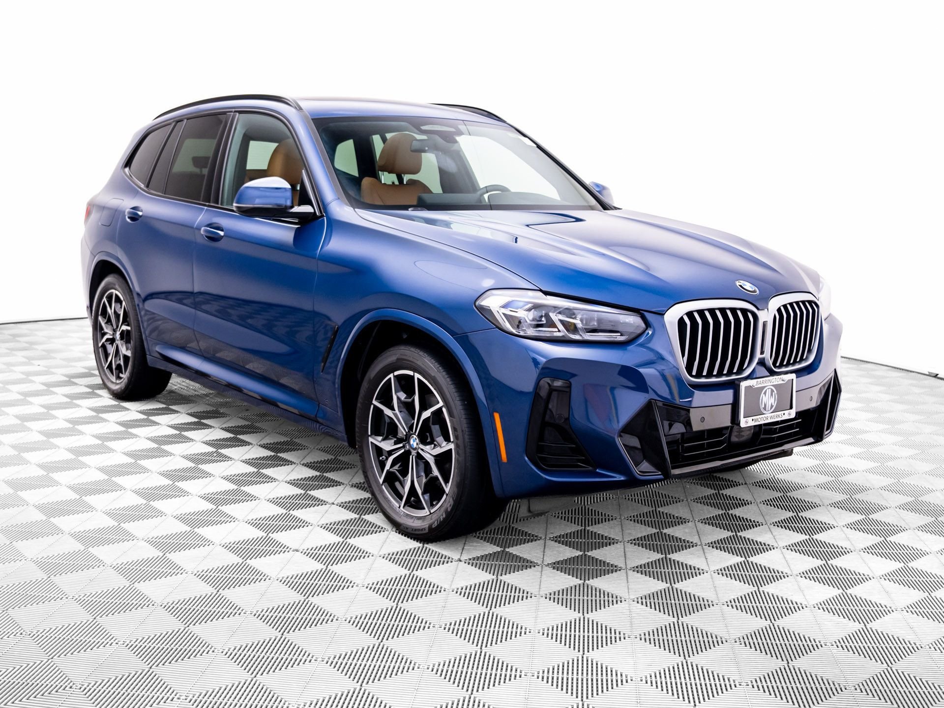 Used 2024 Blue BMW xDrive30i image 9