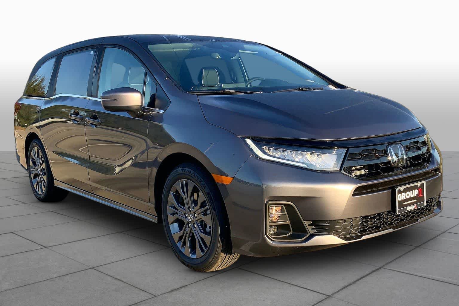 New 2027 Modern Steel Metallic Honda Touring image 2