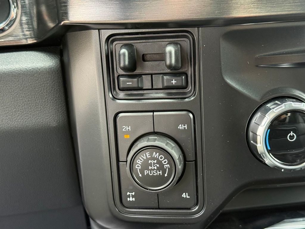 New 2026 Oxford White Ford F-250® Lariat® image 14