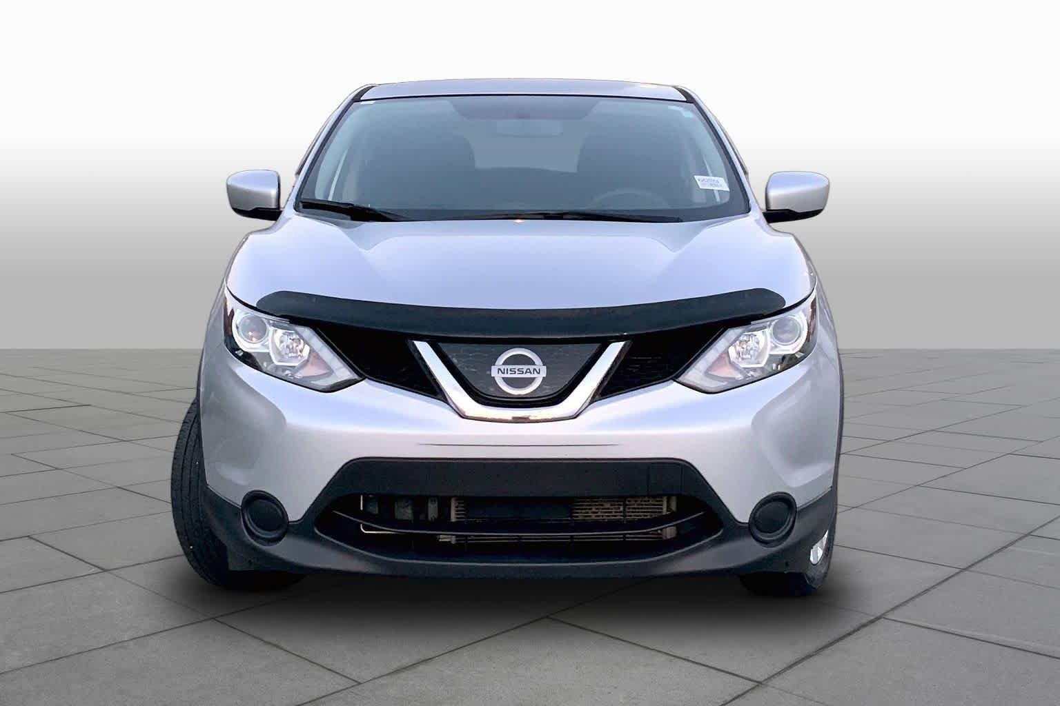 Used 2019 Brilliant Silver Metallic Nissan S image 4