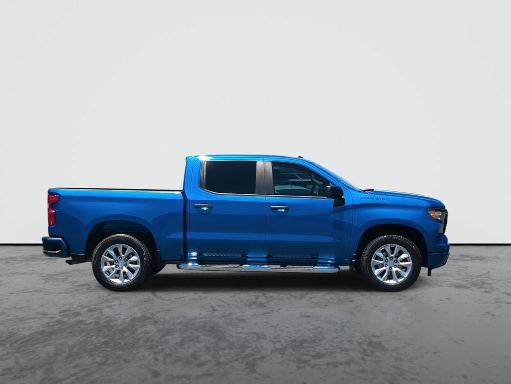 Used 2023 Glacier Blue Metallic Chevrolet Custom image 9