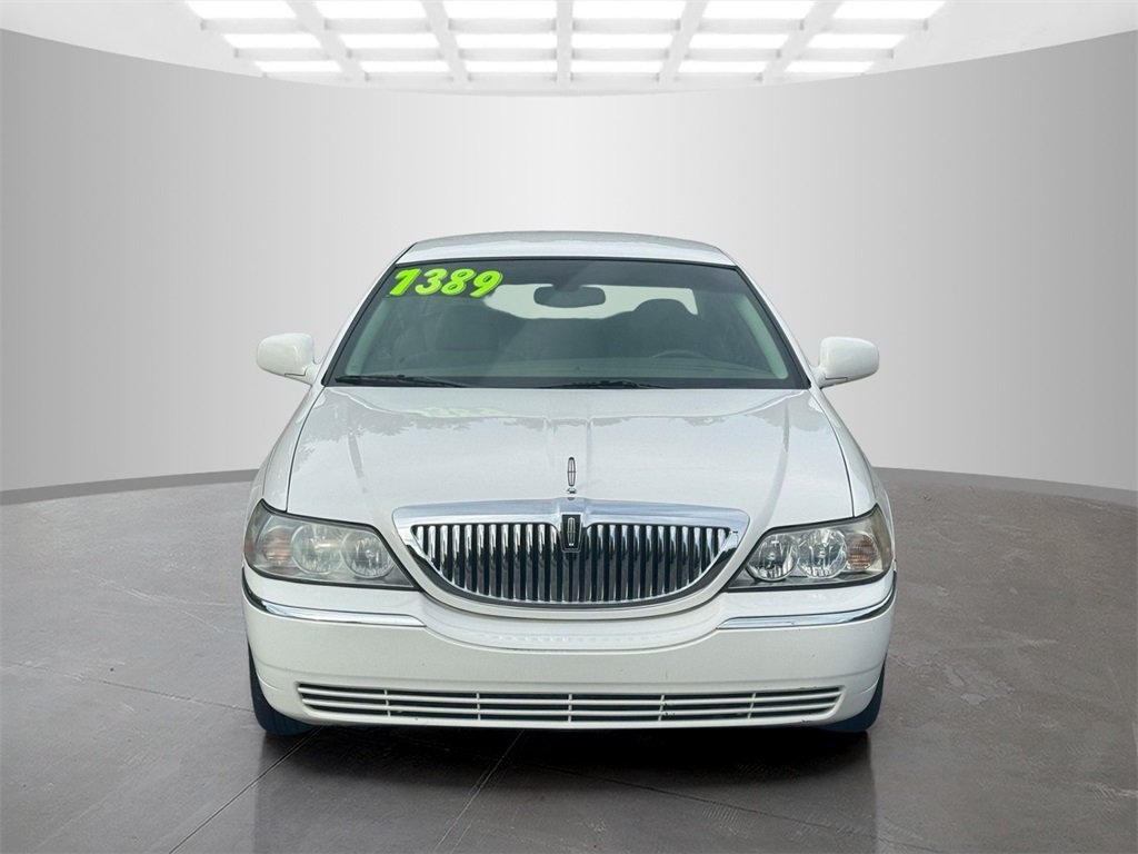 Used 2005 Lincoln Town Car Signature with VIN 1LNHM81W45Y649023 for sale in Asheboro, NC