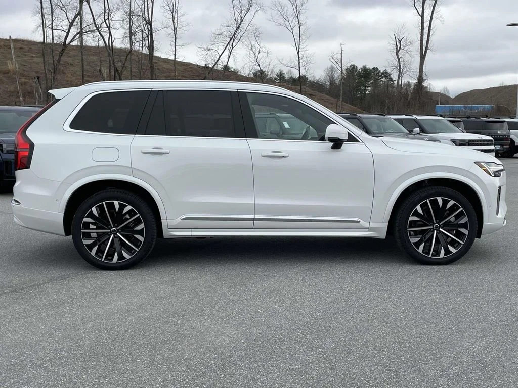 2026 Volvo XC90 Plus - Photo 25