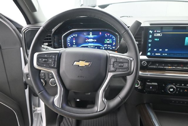 Used 2024 Summit White Chevrolet LT image 7