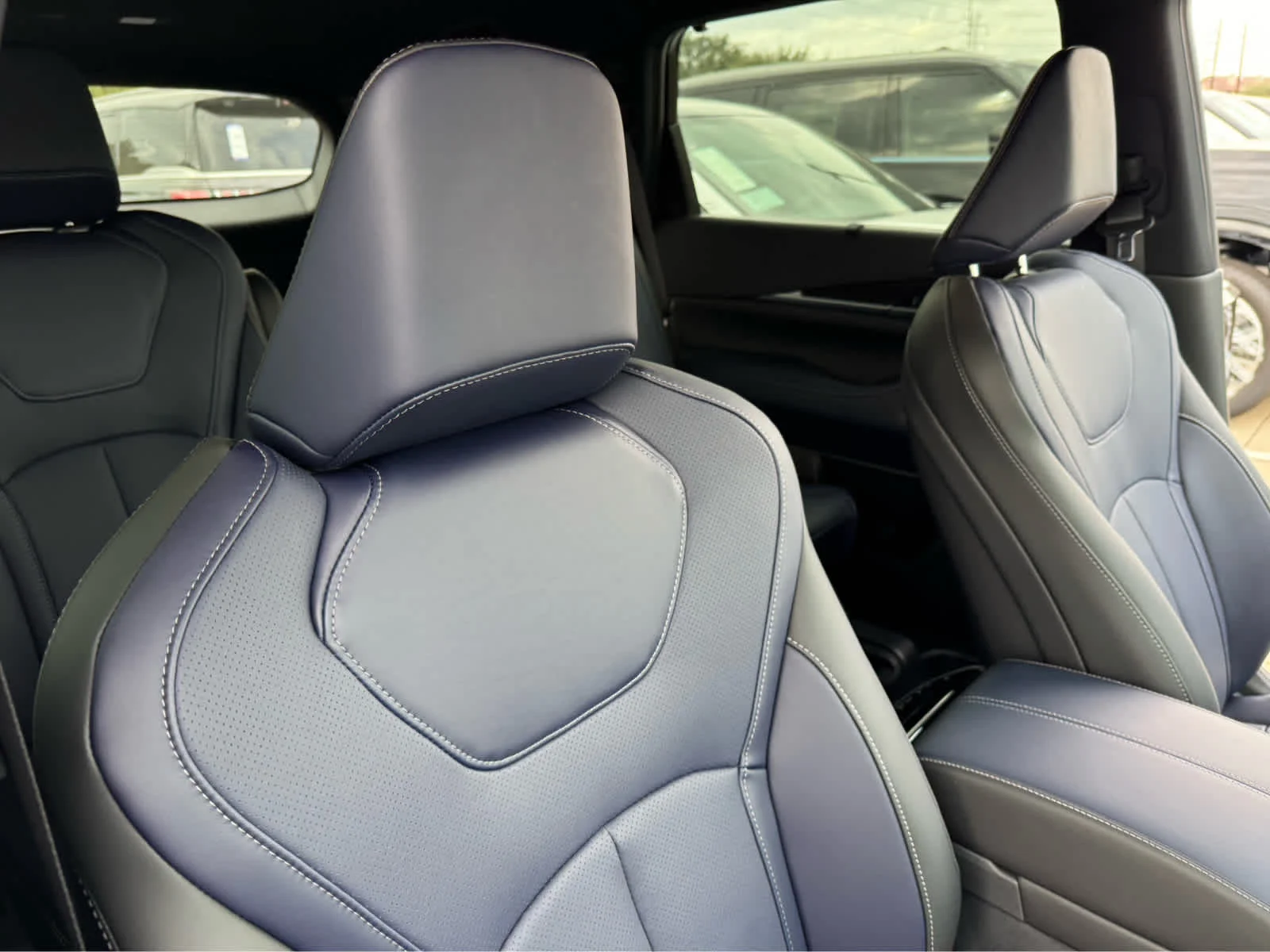 Certified Used 2026 Radiant White/Black Obsidian INFINITI SPORT image 13