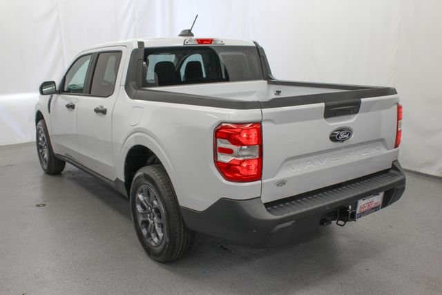 New 2026 Oxford White Ford XLT image 7