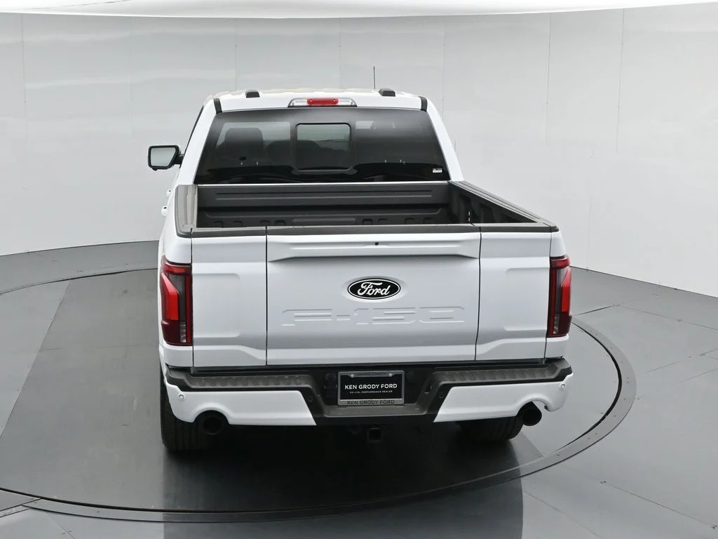 New 2026 Oxford White Ford Lariat image 43