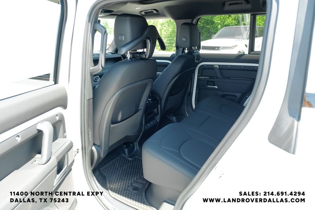 New 2026 Fuji White Land Rover X-Dynamic SE image 42